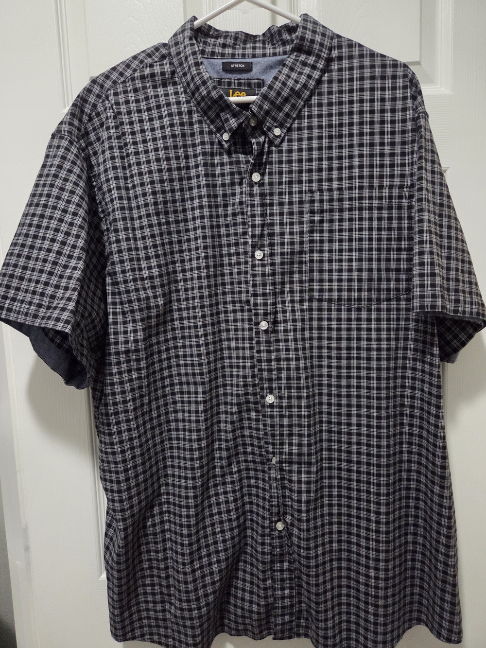 Lee Men’s Black & Gray Plaid Short-Sleeve Button-Down Shirt